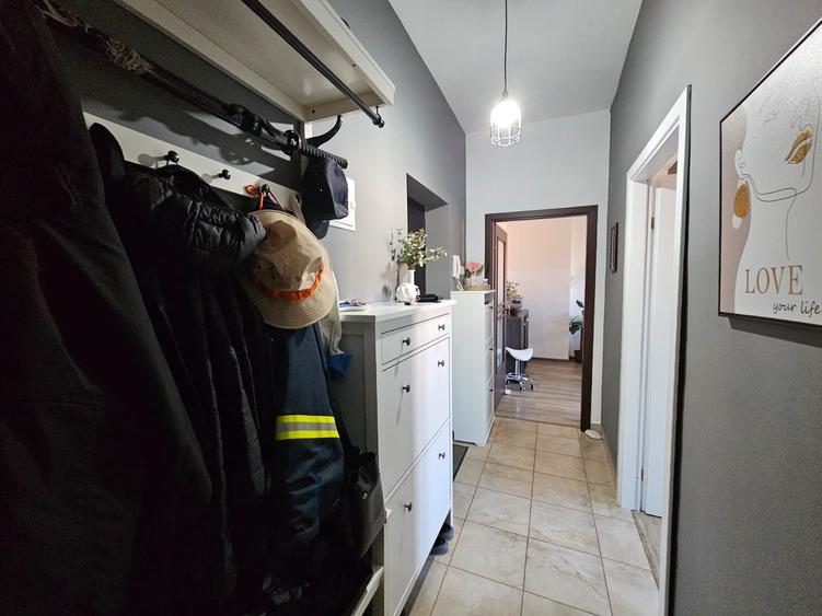 Apartament cu 2 camere decomandat, mobilat în Aeroport