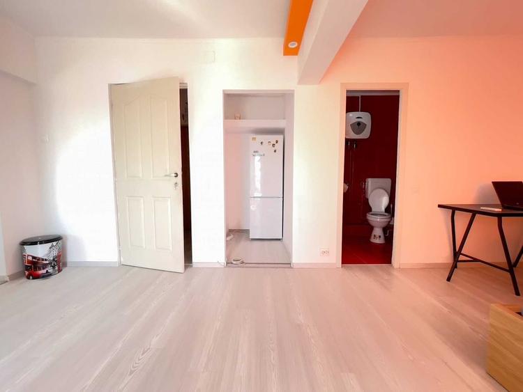 Apartament cu 2 camere semidecomandat în Gorjului