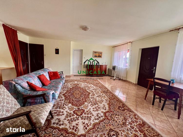 Casă cu 7 camere cu Teren 600 Mp în Central