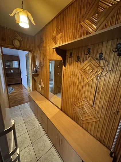 Apartament cu 2 camere nedecomandat în Traian