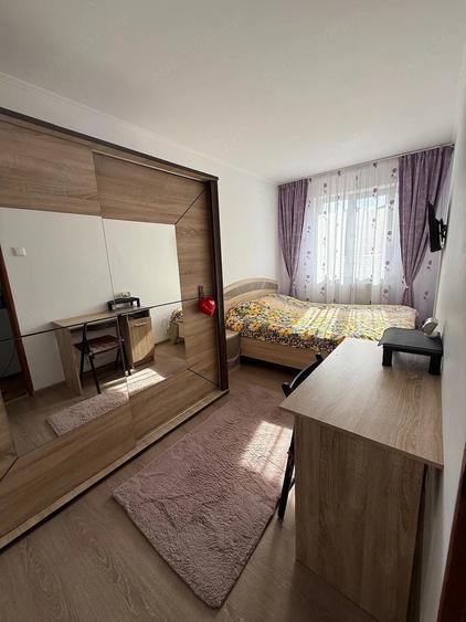Apartament cu 2 camere decomandat în Noua