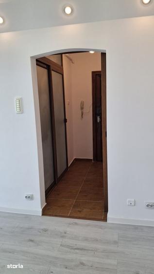 Apartament cu 2 camere semidecomandat în Colentina