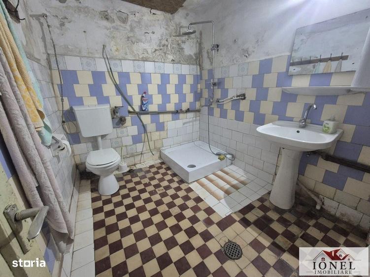 Casă cu 4 camere decomandat în Stremț