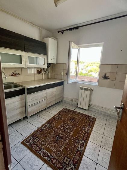 Apartament cu 3 camere decomandat în Exterior Vest