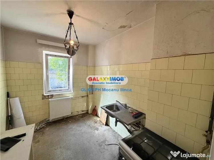 Apartament cu 3 camere semidecomandat în Nord