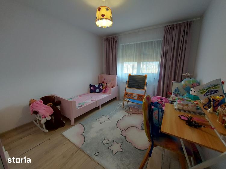 Casă cu 4 camere cu Teren 250 Mp în Central