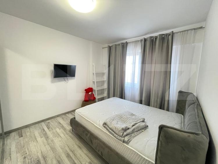 Apartament cu 3 camere decomandat, mobilat în Calea București