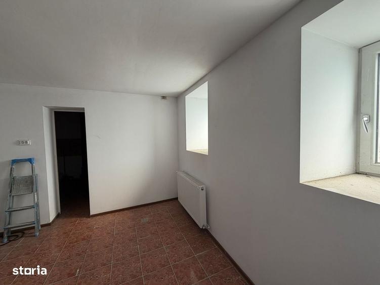 Casă cu 4 camere cu Teren 158 Mp în Păcurari