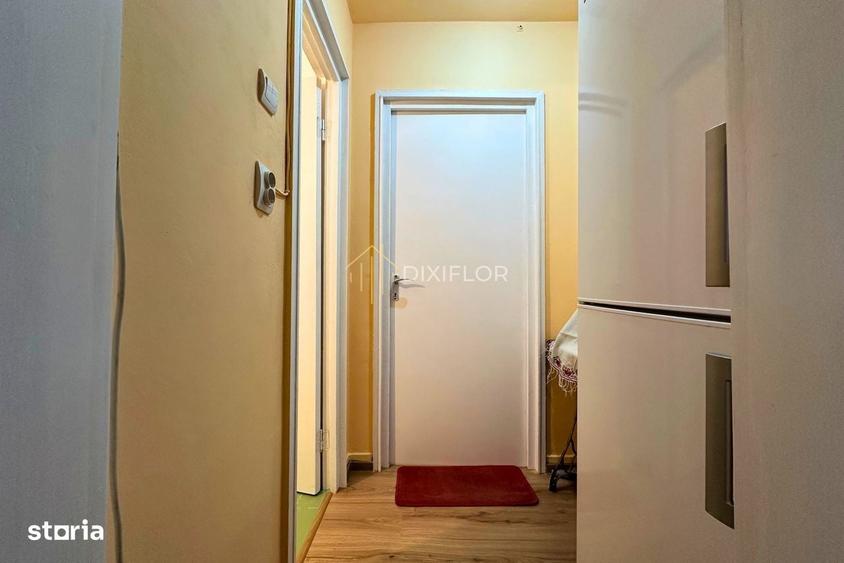 Apartament cu 3 camere decomandat în Cornișa