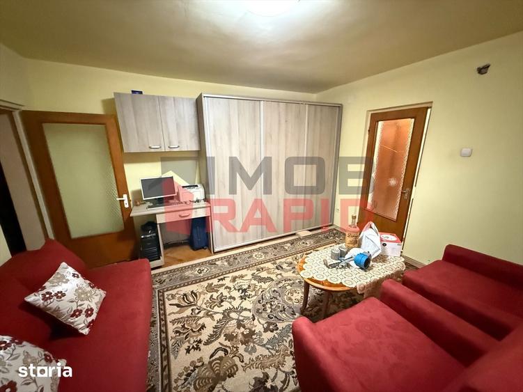 Apartament cu 3 camere semidecomandat în Central