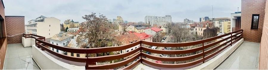 Apartament cu 4 camere semidecomandat în Cișmigiu
