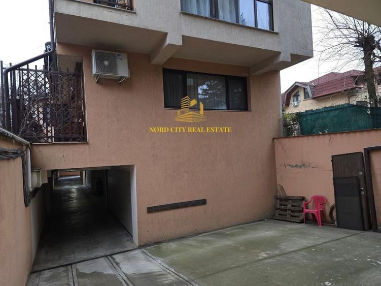 Apartament cu 3 camere decomandat în Băneasa