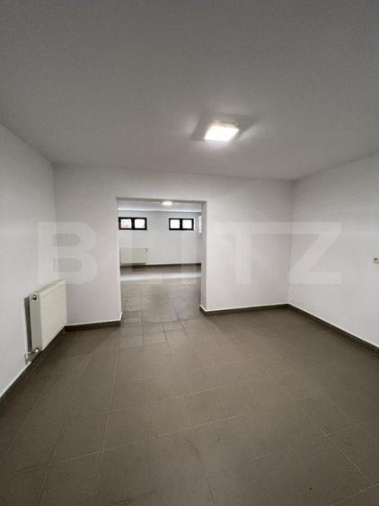 Spațiu comercial, de 240 mp, în Central