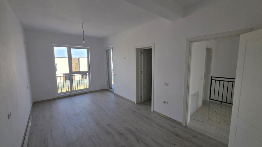 Duplex cu 5 camere cu Canalizare în Dumbrăvița