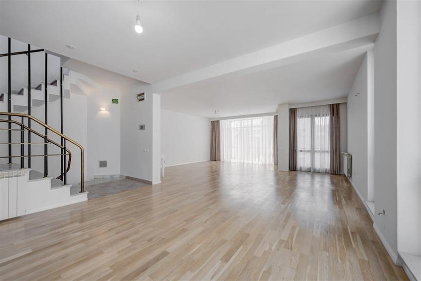 Apartament cu 4 camere decomandat în Dorobanți