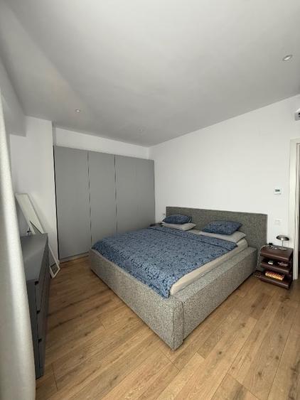 Apartament cu 3 camere decomandat, mobilat în Sisești