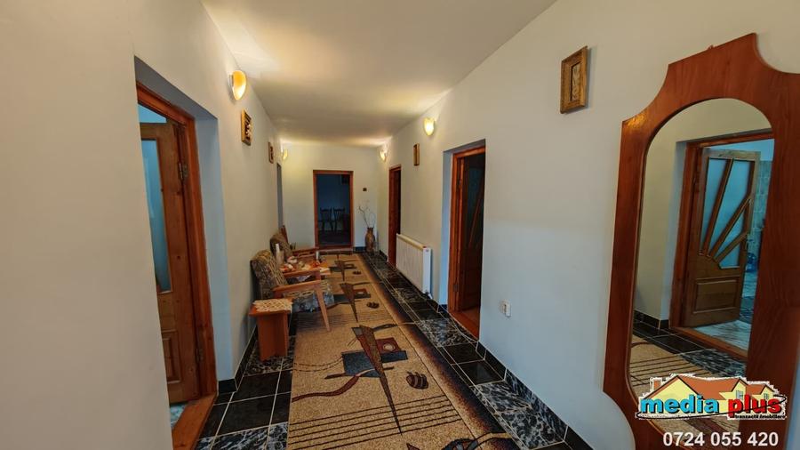 Casă individuală cu 4 camere cu Teren 2422 Mp în Foltești