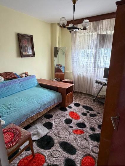 Apartament cu 2 camere semidecomandat în 1 Decembrie 1918