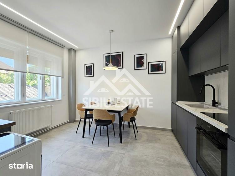 Casă cu 5 camere cu Teren 198 Mp în Central