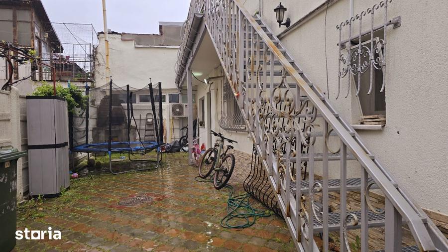 Casă cu 7 camere cu Teren 169 Mp în 13 Septembrie
