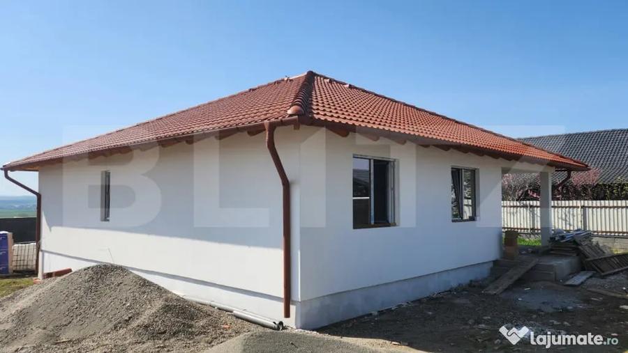 Casă cu 4 camere cu Teren 530 Mp în Nazna