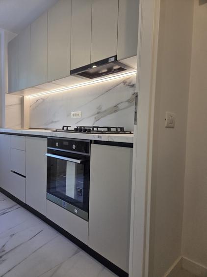 Apartament cu 3 camere, mobilat în Titan