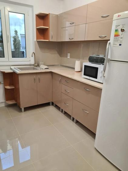 Apartament cu 3 camere decomandat în Tineretului