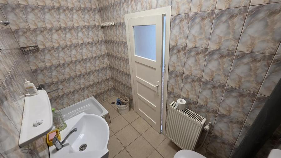 Casă individuală cu 3 camere cu Canalizare în Andrei Mureșanu