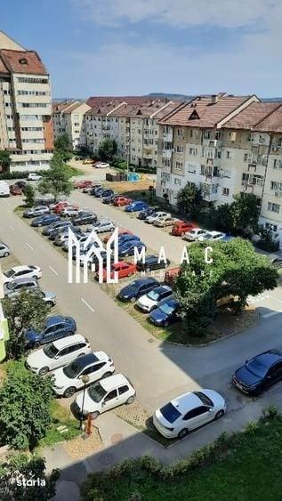 Apartament cu 3 camere decomandat în Gura Râului