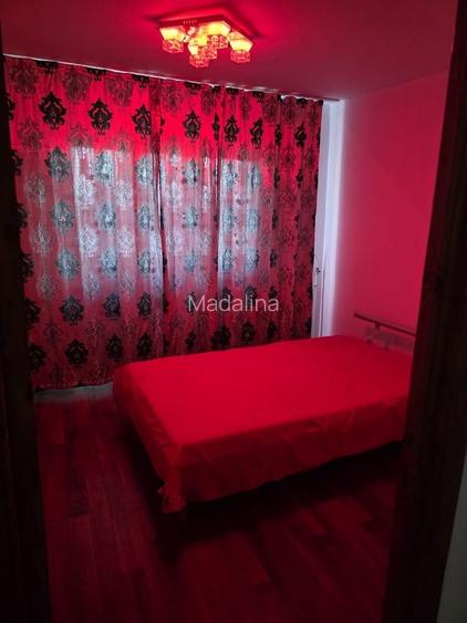 DE INCHIRIAT - Apartament foarte spatios cu 3 camere!