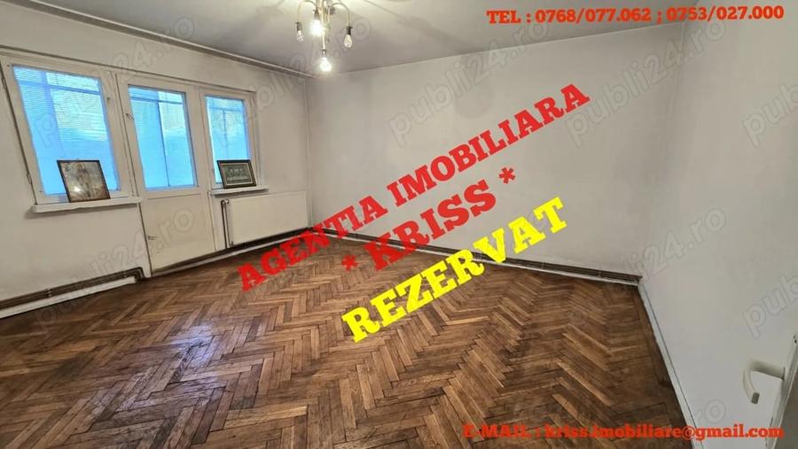 Apartament cu 4 camere decomandat în Banat