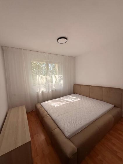 Apartament cu 3 camere decomandat, mobilat în Brâncoveanu