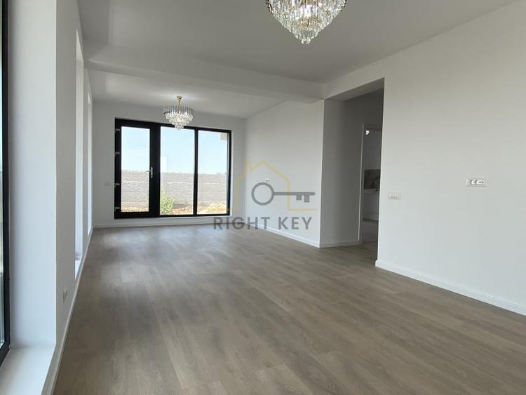 Casă individuală cu 4 camere cu Canalizare în Domnești