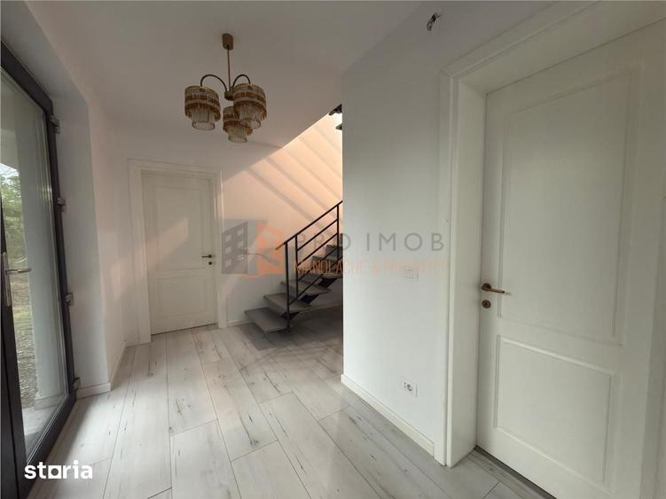 Casă cu 5 camere decomandat cu Teren 963 Mp în Vernești