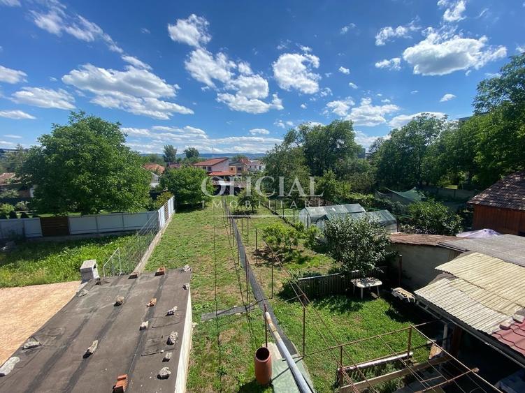 Casă individuală cu 3 camere cu Canalizare în Dâmbul Rotund