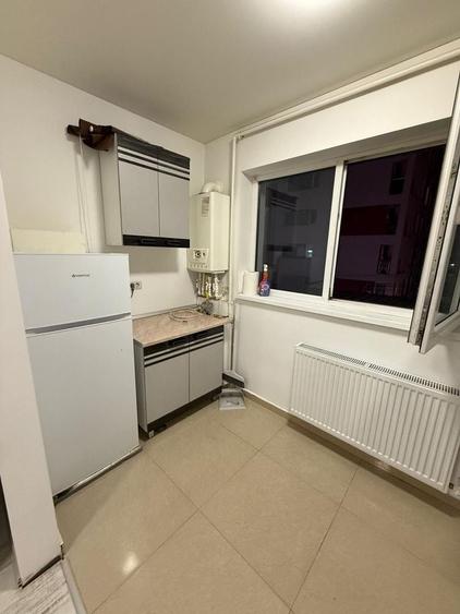 Apartament cu 2 camere semidecomandat în Roșu