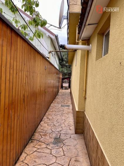 Casa cu 6 camere de vanzare in localitatea Sanandrei, zona Centrala - 38