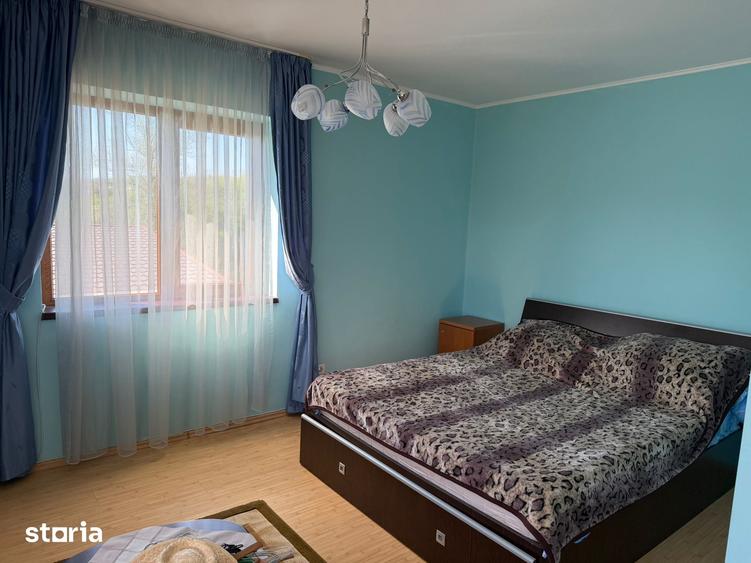 Casă cu 7 camere cu Teren 1000 Mp în Miroslava