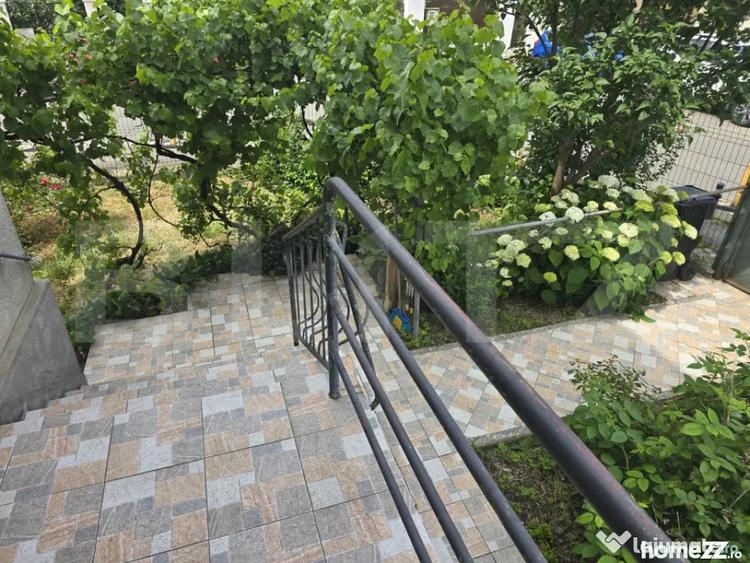 Casă cu 6 camere cu Teren 327 Mp în Central