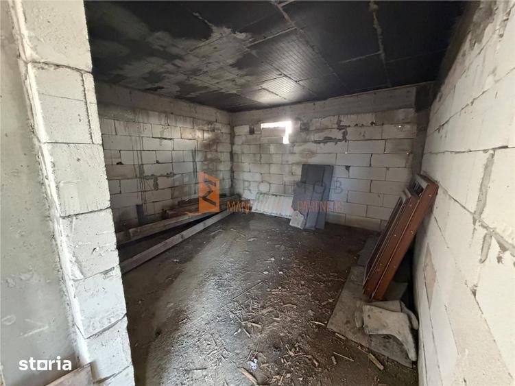 Casă cu 4 camere decomandat cu Teren 1291 Mp în Stâlpu