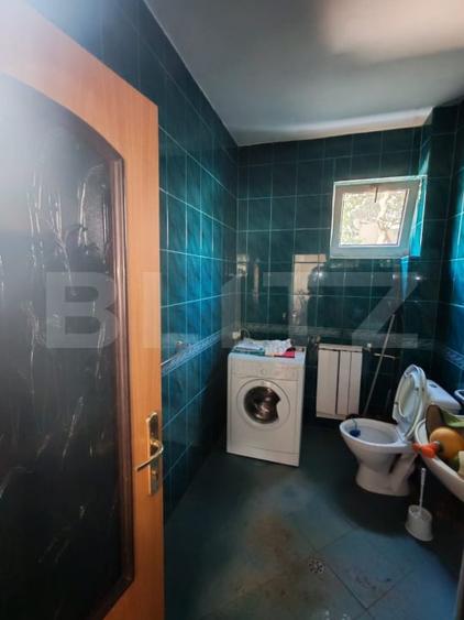 Casă individuală cu 6 camere cu Canalizare în Central