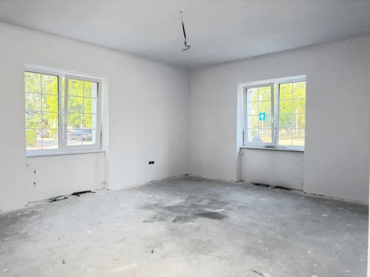 Casă cu 3 camere cu Teren 1500 Mp în Iosia