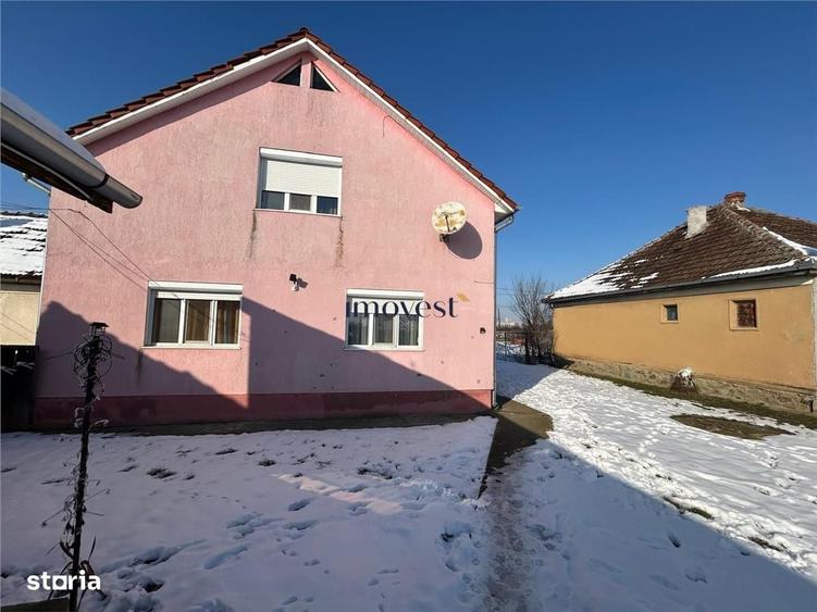 Casă cu 4 camere cu Teren 1875 Mp în Central