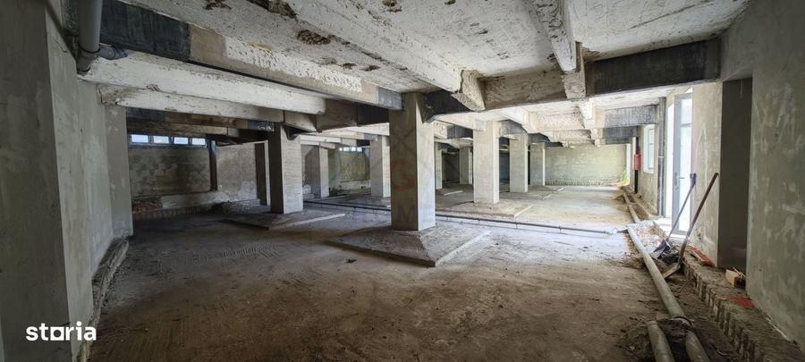 Spațiu comercial, de 381 mp, în Complex Studențesc