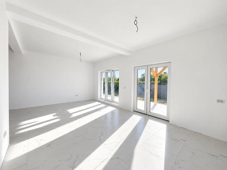 Duplex cu 3 camere cu Canalizare în Moșnița Veche