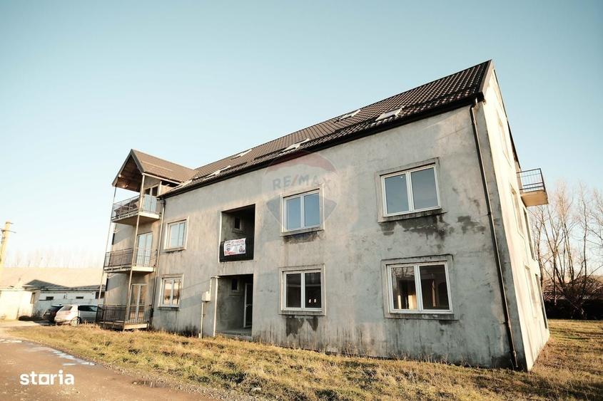 De vanzare bloc la gri format din 9 apartamente Radauti - 3
