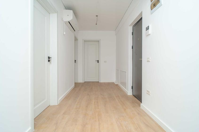 Apartament cu 3 camere decomandat în Nicolina