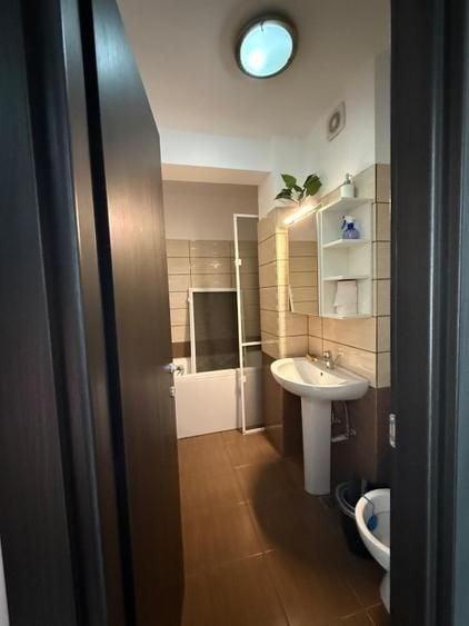 Apartament cu 2 camere decomandat, mobilat în Titan