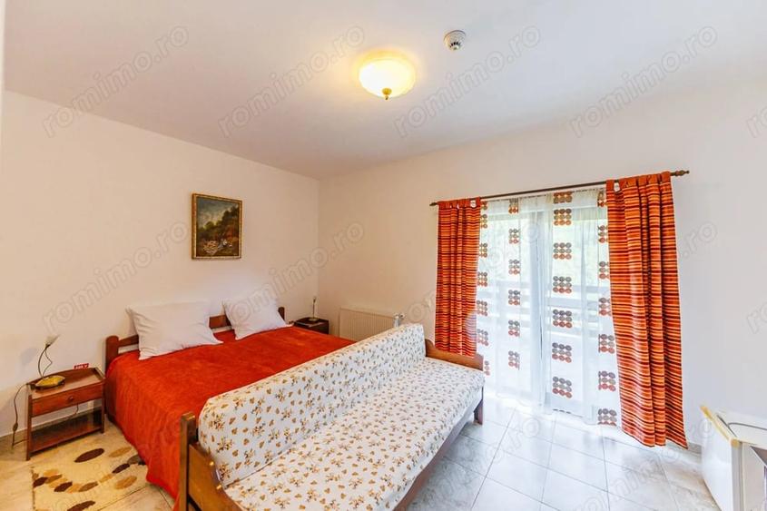 Casă cu 12 camere cu Teren 5028 Mp în Poiana