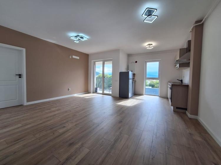 Apartament cu 2 camere semidecomandat, mobilat în Florești — fotografia 1